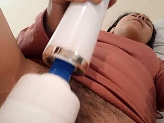Amateur Latina masturbates with vibrator and closeup
