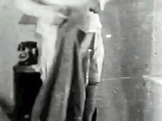Hairy and delicious: Two vintage lesbians lick each other