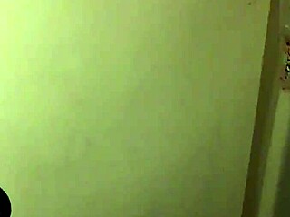 Pretty pussy gets sucked by amateur couple in interracial video