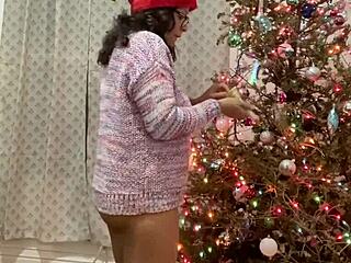 Anna Maria's Mature Latina Xmas spectacle, part two
