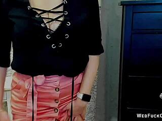 European amateur with stunning tits puts on a solo show on webcam