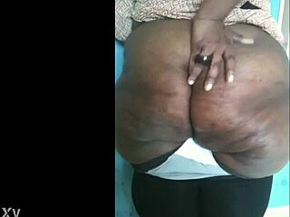Voluptuous black woman of Paris: A fat and curvy encounter