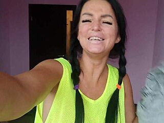 Get aroused with step-by-step instructions and foot fetish humiliation in hot girl's mouth