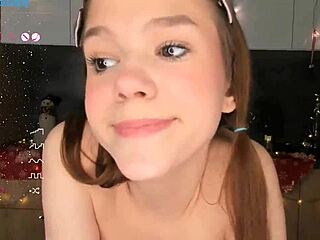 Hot teen on webcam puts on a wild show