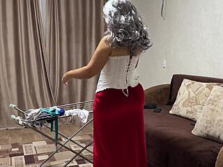 Old amateur MILF gets her ass fucked in this homemade video