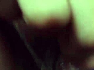 Real self-made video of a big pussy rubbing