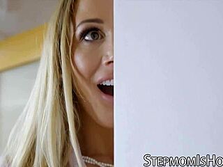 Stepmother with perfect body Sam Bourne seduces in the shower