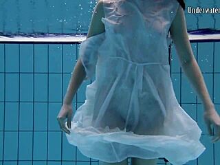 Andrejka’s amazing underwater scenes in a shower or a bath