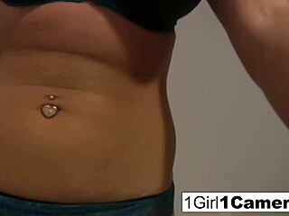 Nikki Sexx's solo performance in this video is hot