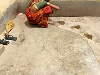 Hot homemade video of amateur couple having rough sex on the ranch