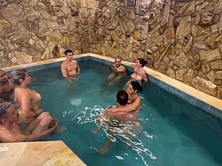 Steamy motel party with friends yields hot footage