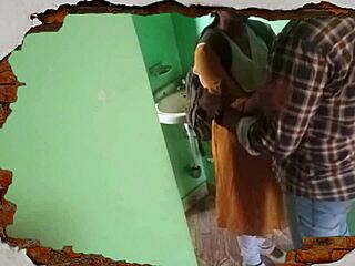 Hidden camera captures amateur cowgirl sex in Indian village