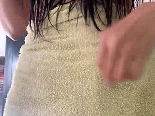 Curvy latina beauty flashing her big ass in a homemade video