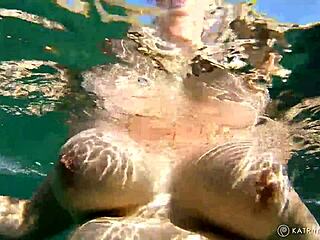Amateur BBW in all her glory outdoors with hairy beaver