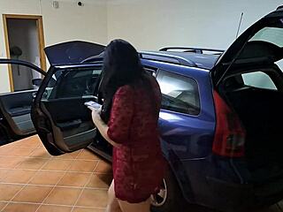 Married Latina woman sells her car and has sex with the new owner