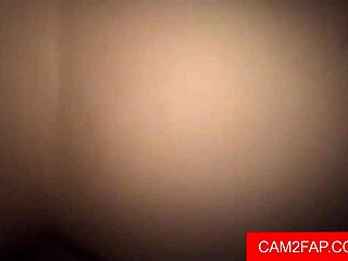 Beautiful webcam model performs hot and sexy scenes