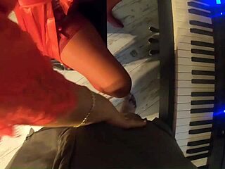 Stepmom's wet and wild affair with piano teacher begins