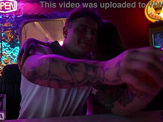 Wet pussy slut gets a facial in a nightclub toilet