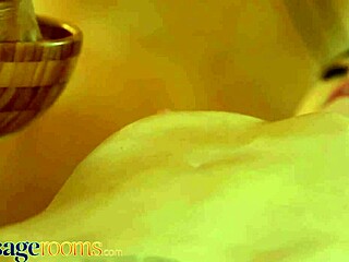 Luna Corazon invites you to a steamy massage